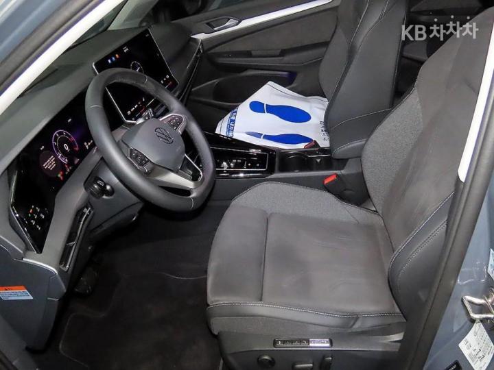 Volkswagen Golf The 8 MK8 2.0 TDI Prestige 7