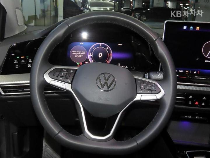 Volkswagen Golf The 8 MK8 2.0 TDI Prestige 9