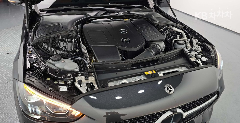 2025 - mercedes-benz c-class