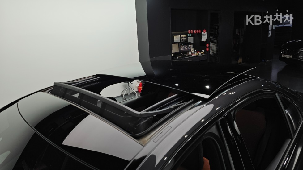 2025 - mercedes-benz c-class