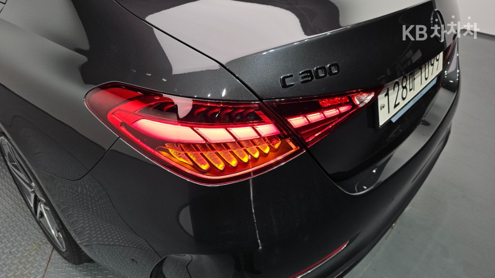 2025 - mercedes-benz c-class