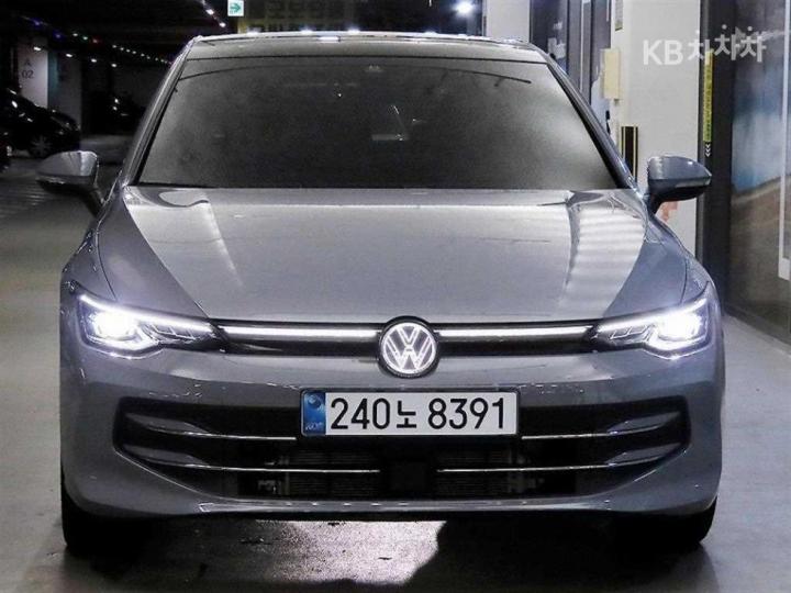 Volkswagen Golf The 8 MK8 2.0 TDI Prestige 3