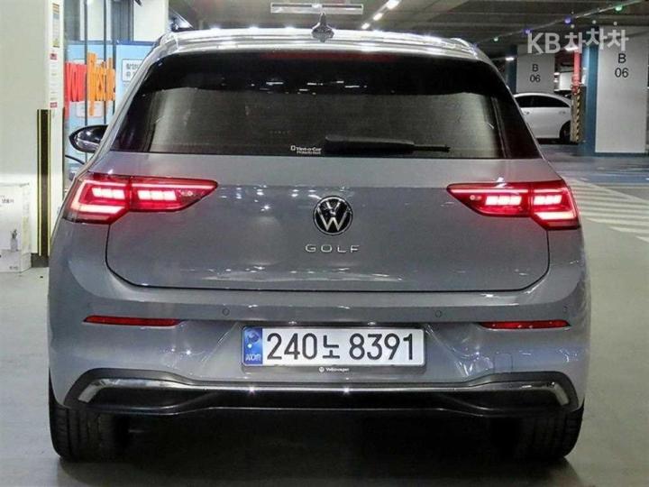 Volkswagen Golf The 8 MK8 2.0 TDI Prestige 6