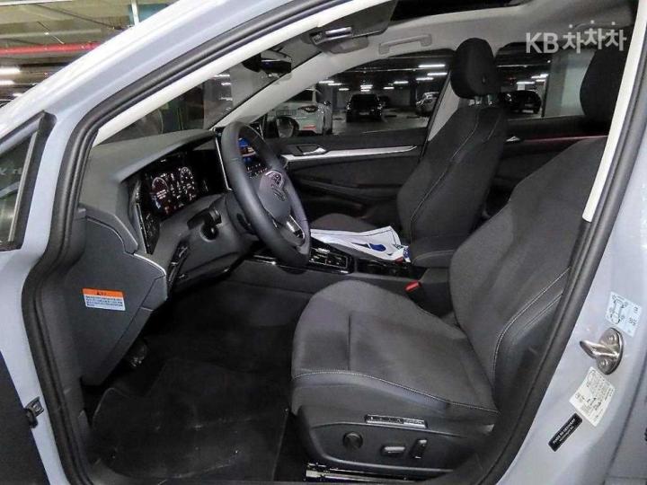 Volkswagen Golf The 8 MK8 2.0 TDI Prestige 7