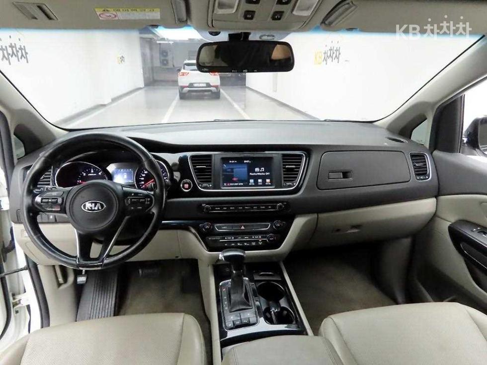 2017 - kia carnival