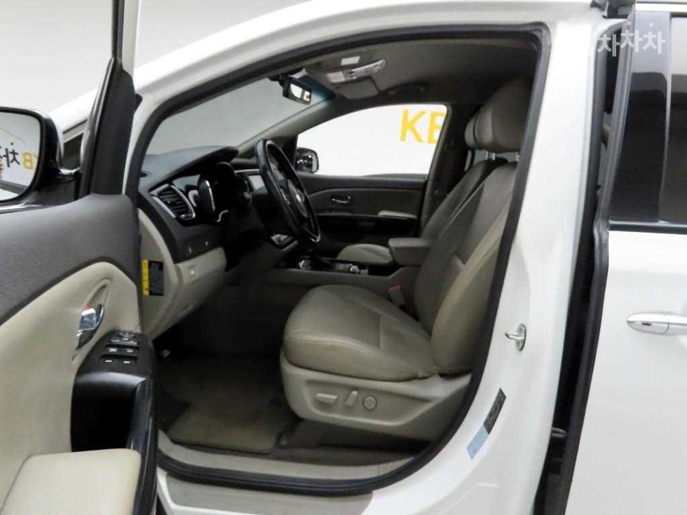 2017 - kia carnival