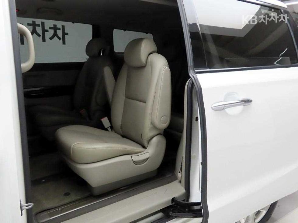 2017 - kia carnival