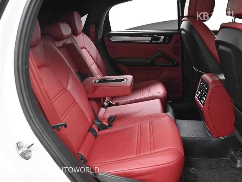 Porsche Cayenne — miniaturë 12