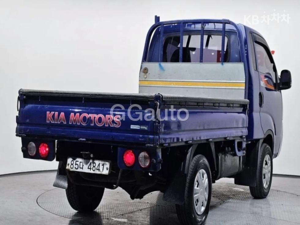 2017 - kia bongo iii