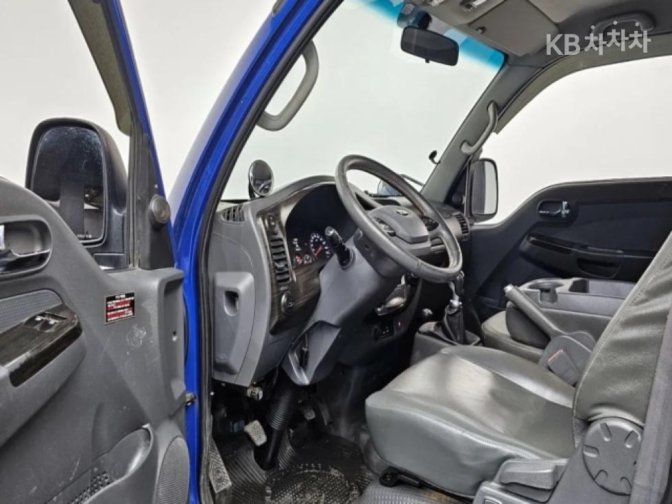 2017 - kia bongo iii