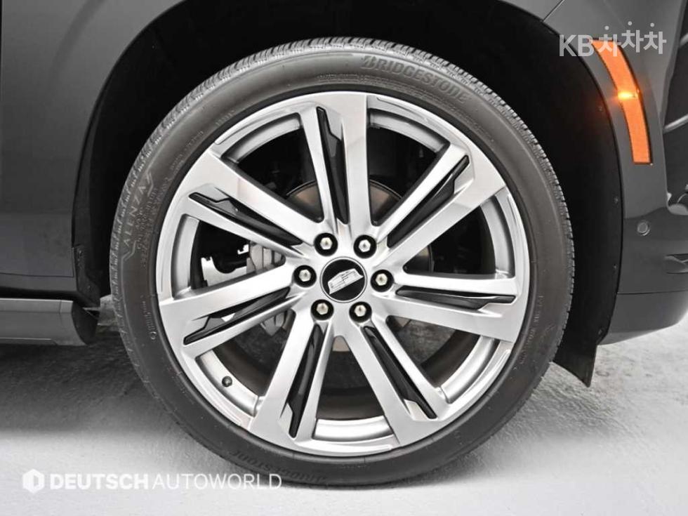 Cadillac Escalade — miniaturë 5