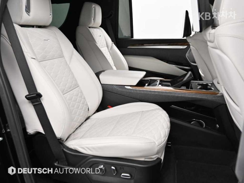 Cadillac Escalade — miniaturë 12