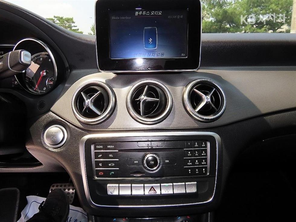 2018 - mercedes-benz cla-class