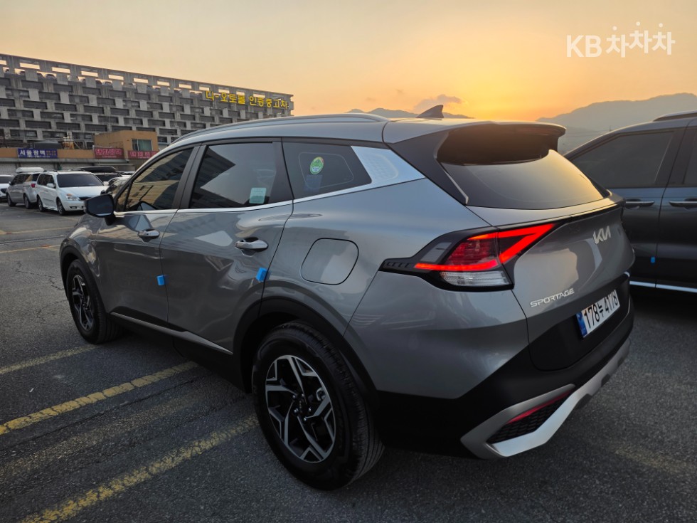 2023 - kia sportage