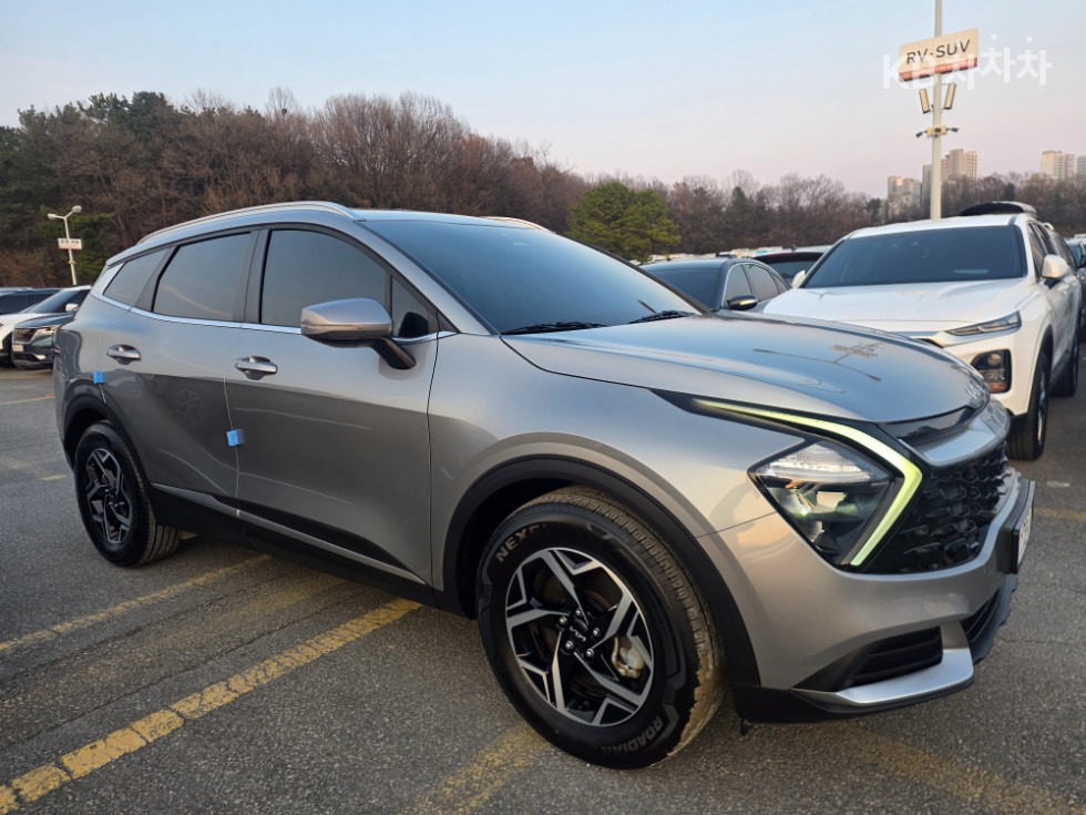 2023 - kia sportage
