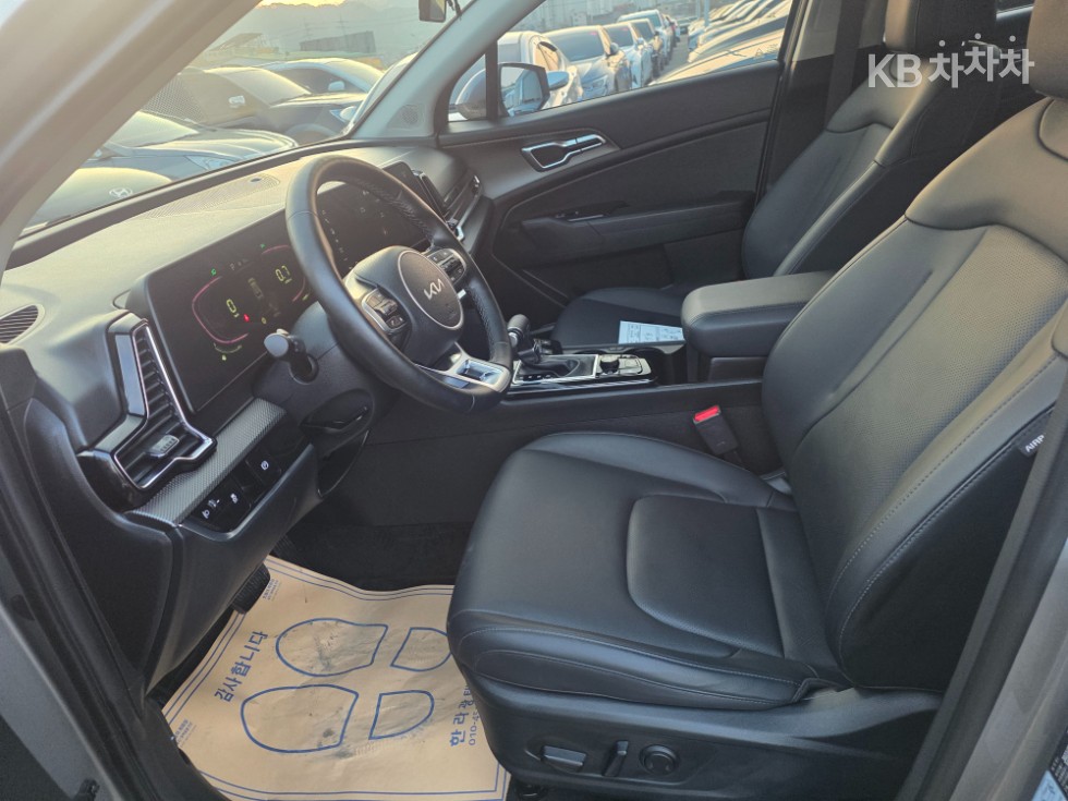 2023 - kia sportage