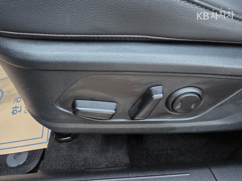 2023 - kia sportage