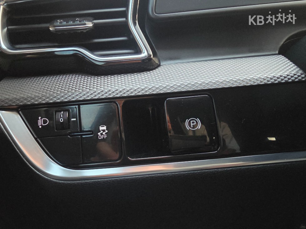 2023 - kia sportage