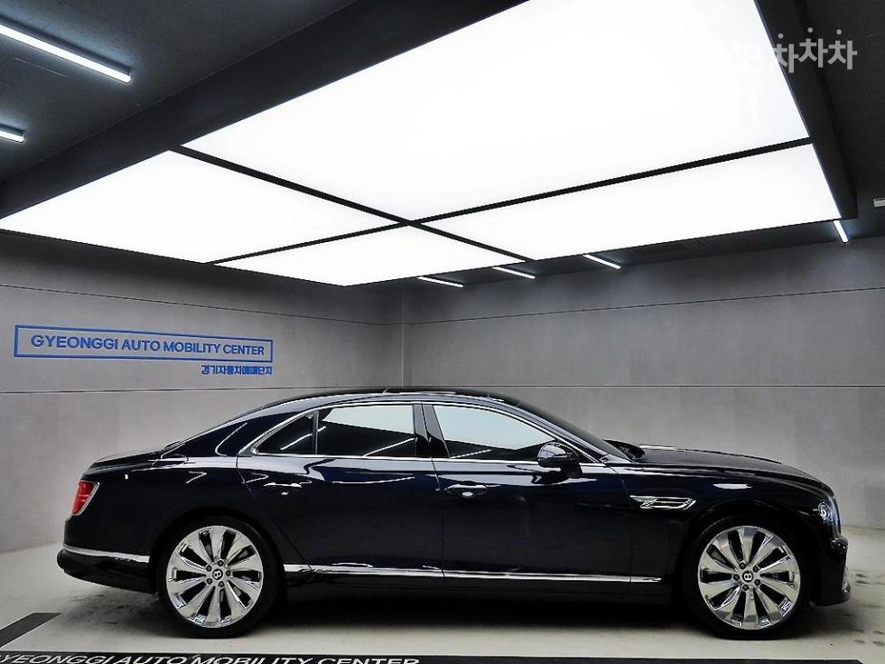 2022 Bentley 3 photo