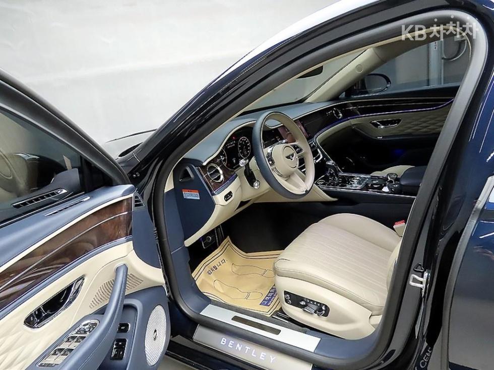 2022 Bentley 3 photo