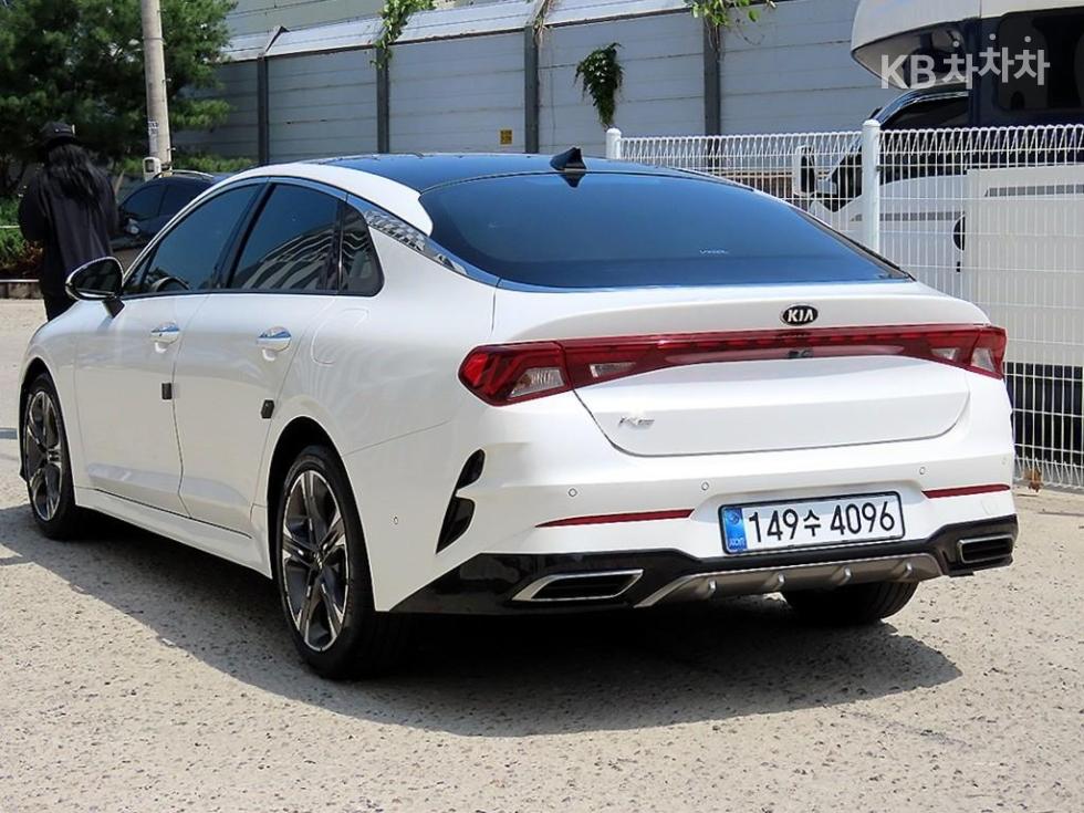 2021 - kia k5