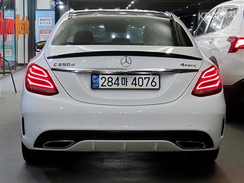 2017 - mercedes-benz c-class