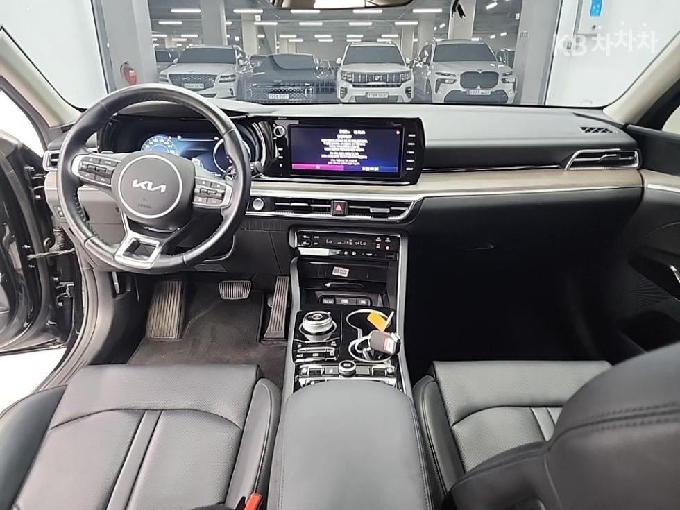 2023 - kia k5