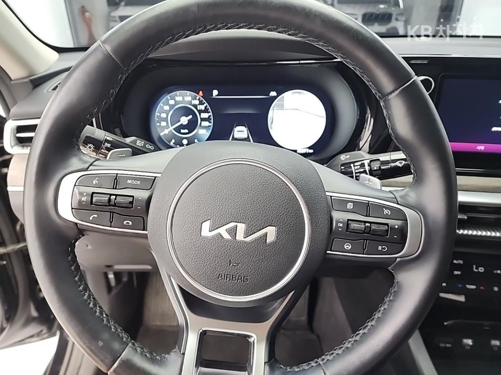 2023 - kia k5