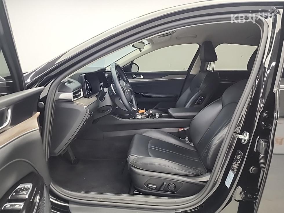 2023 - kia k5