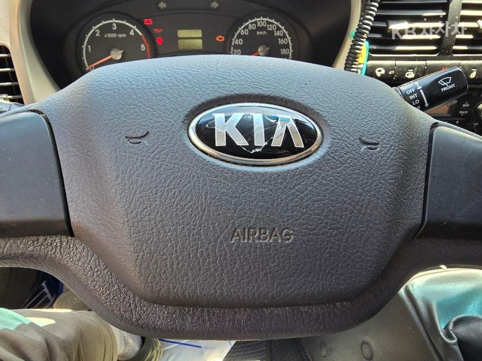 2015 - kia bongo iii