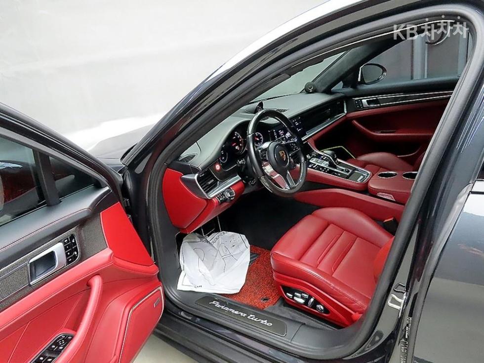 2018 Porsche (971) photo
