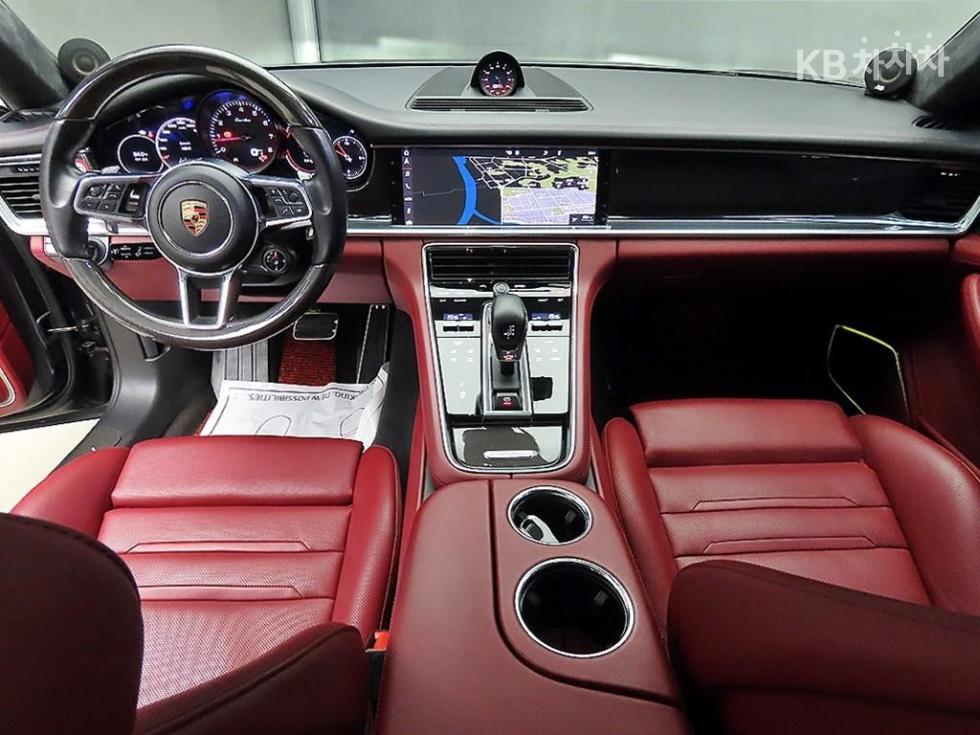 2018 Porsche (971) photo