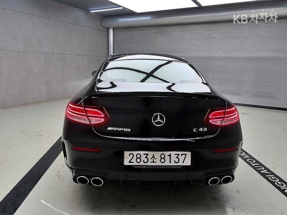 2023 Mercedes-Benz C photo