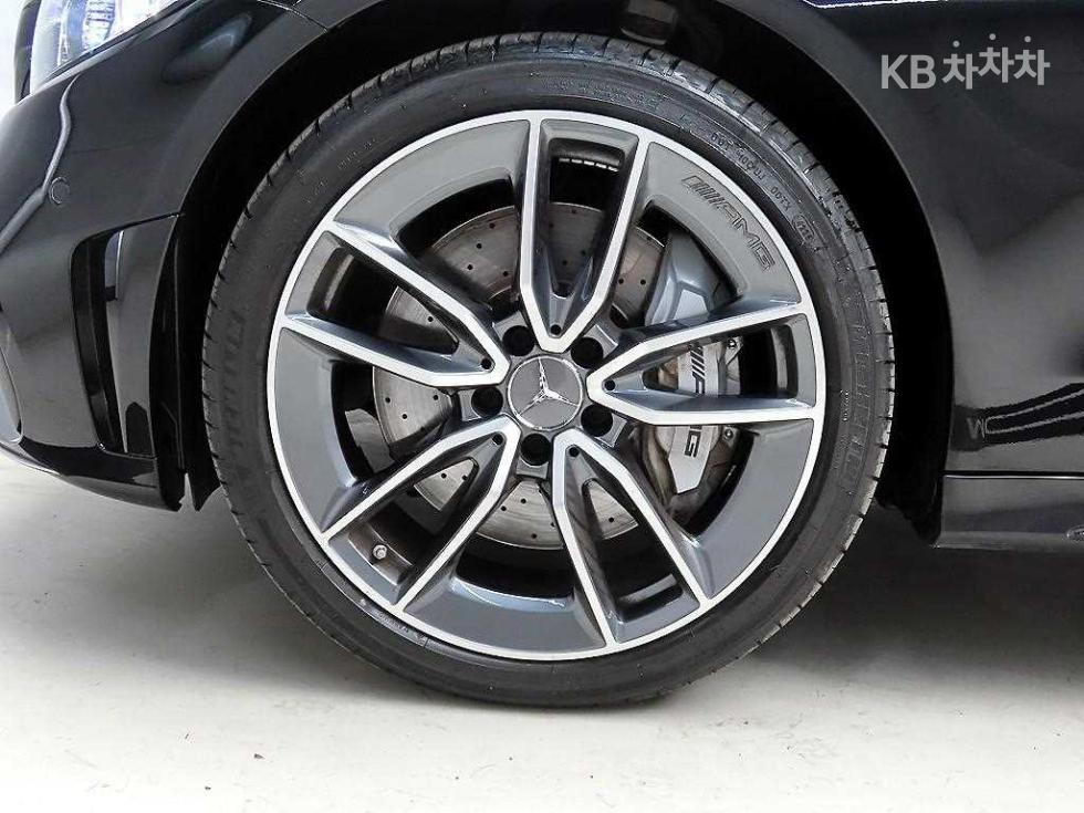 2023 Mercedes-Benz C photo