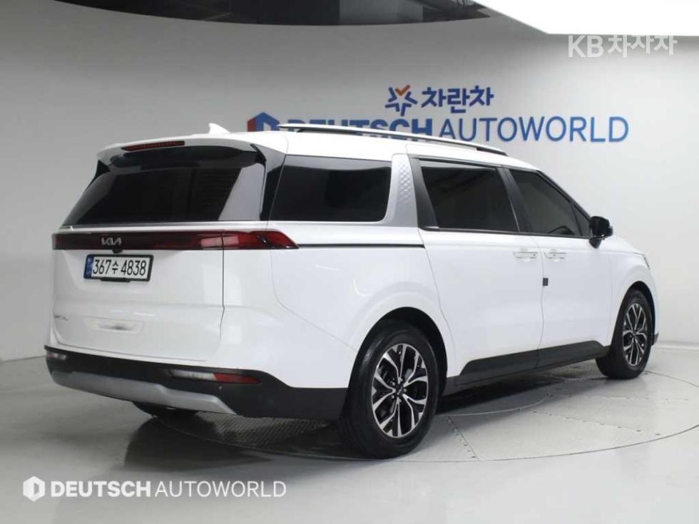 2023 - kia carnival