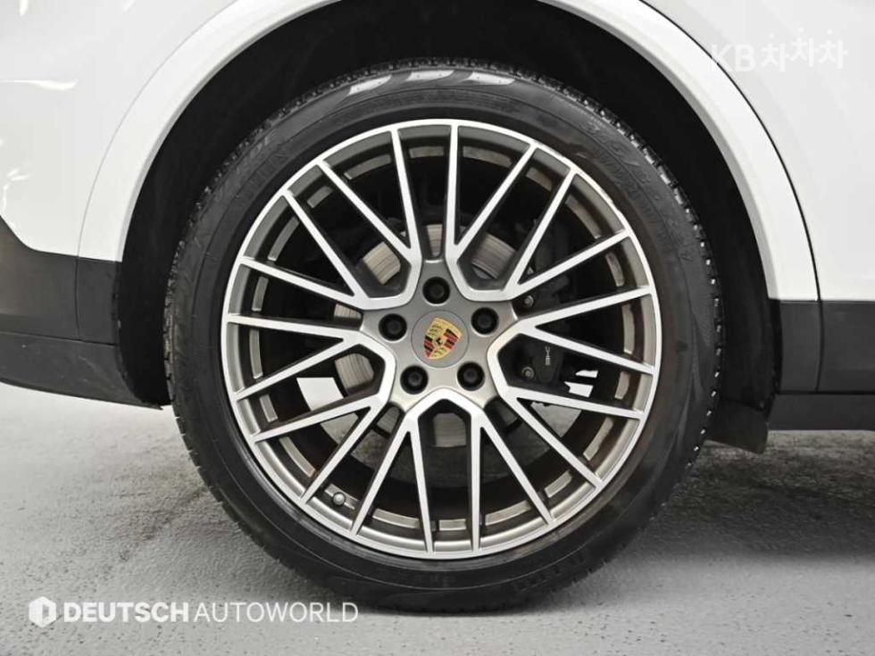 Porsche Cayenne — miniaturë 6