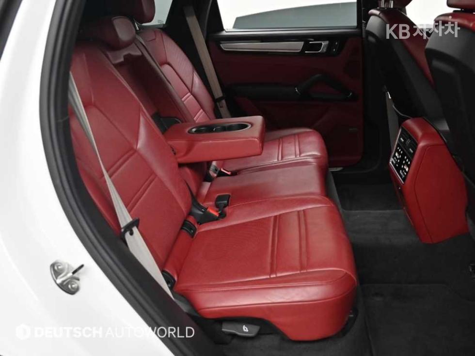 Porsche Cayenne — miniaturë 13