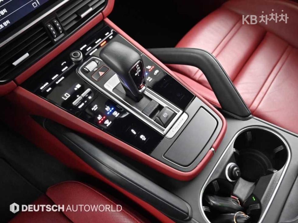Porsche Cayenne — miniaturë 18