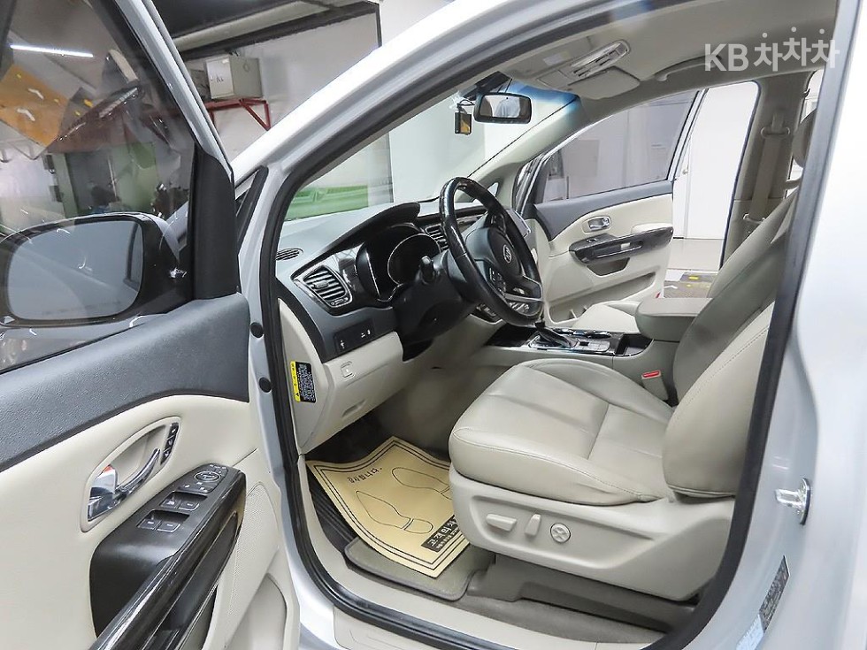 2019 - kia carnival