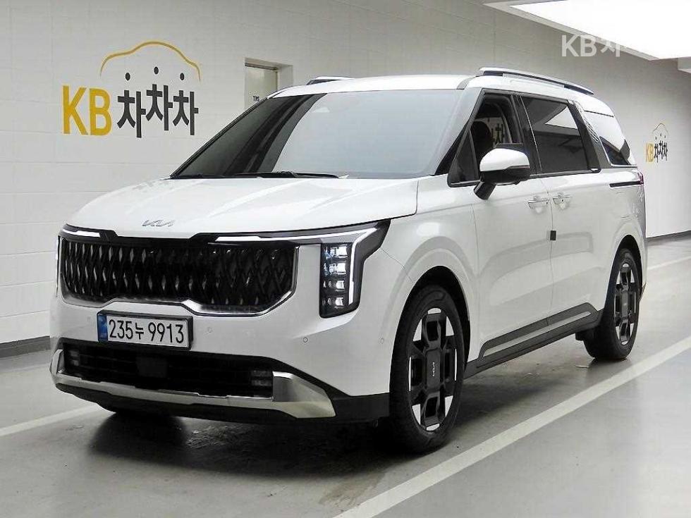 2024 Kia 4 photo