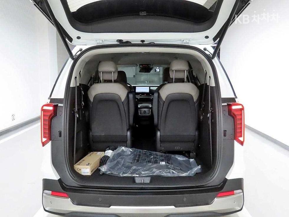2024 Kia 4 photo