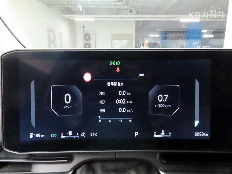 2024 Kia 4 photo