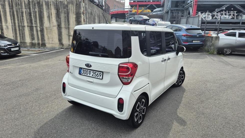 2018 - kia ray