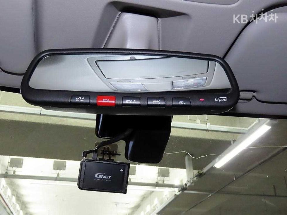 2023 - kia kia