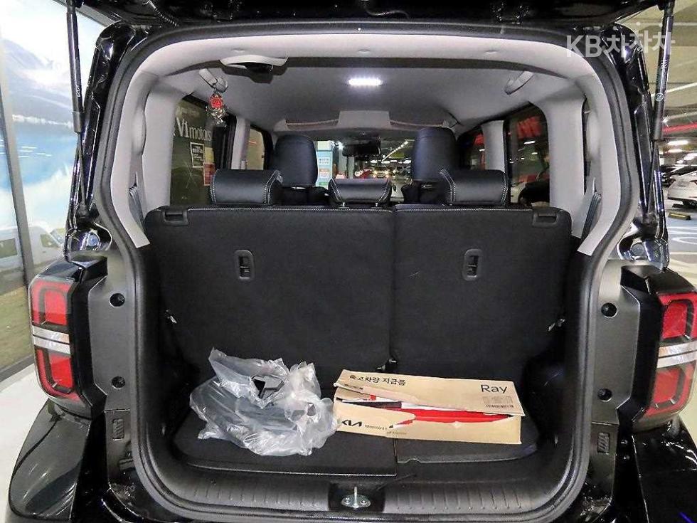 2023 - kia kia