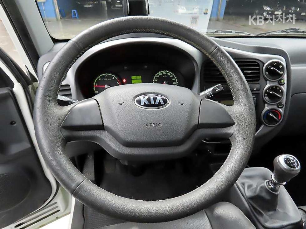 2016 - kia bongo iii
