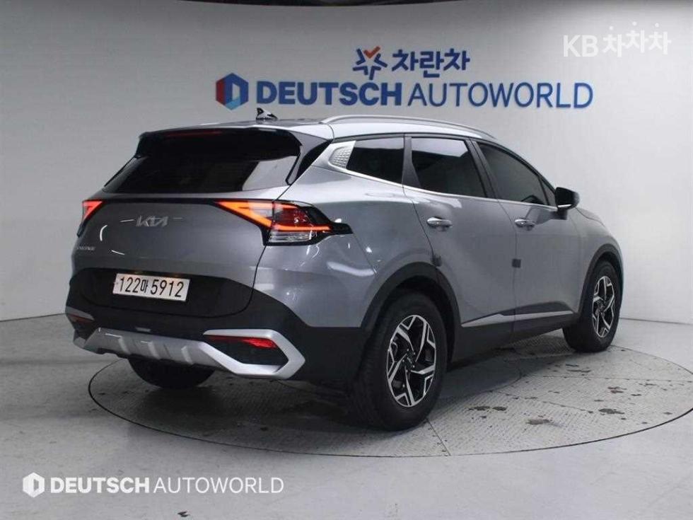 2022 - kia sportage