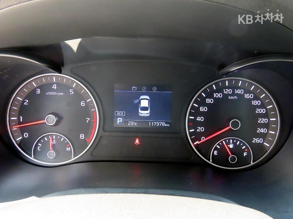 Kia K5 — miniaturë 9