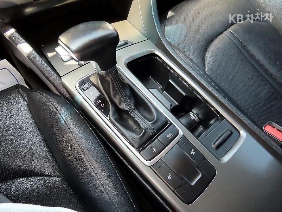 Kia K5 — miniaturë 10