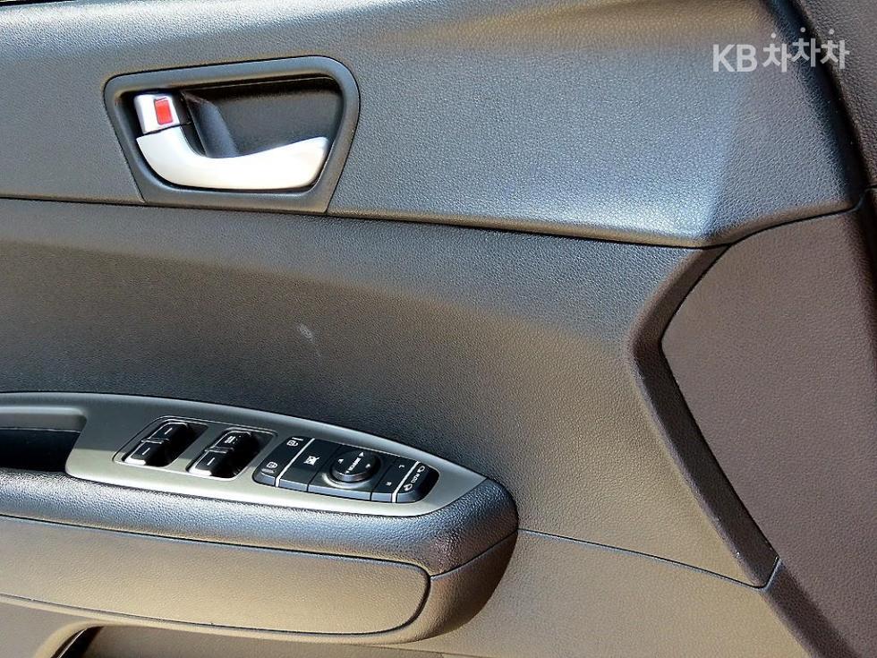 Kia K5 — miniaturë 11